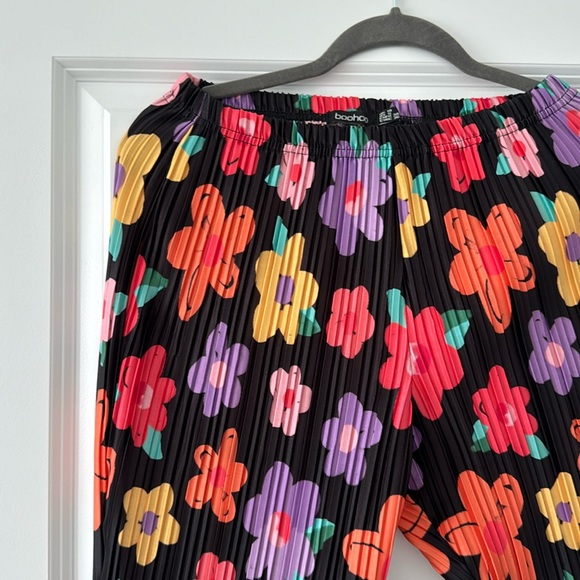 Funky Floral Plisse Pant and top set - Picture 2 of 3